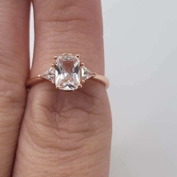 RoseGold plated 925 sterling silver ring with rectangular cut gem - Picture 10 of 16